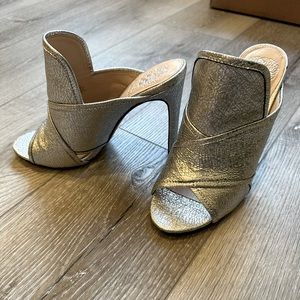 Vince Camaro Kizzie metallic mules size 37